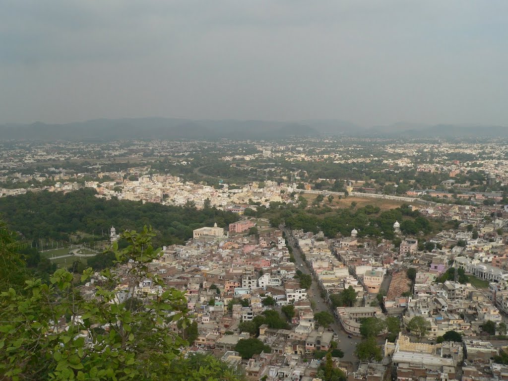 Udaipur from hill by geyserinindia