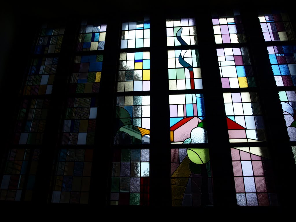 Glas-in-loodramen in de Gereformeerde Kerk in Andijk, ontworpen door architect Egbert Reitsma (1892-1976). by Hans R. van der Woud…