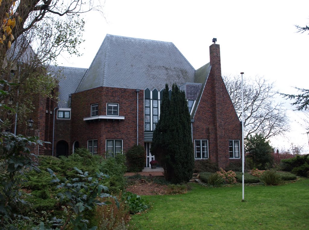 Pastorie van de Gereformeerde Kerk in Andijk, ontworpen door architect Egbert Reitsma (1892-1976). by Hans R. van der Woud…