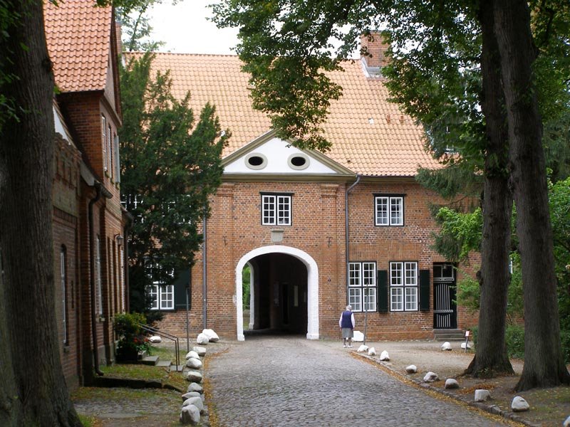 Torhaus vom Preetzer Kloster by Harald Abraham