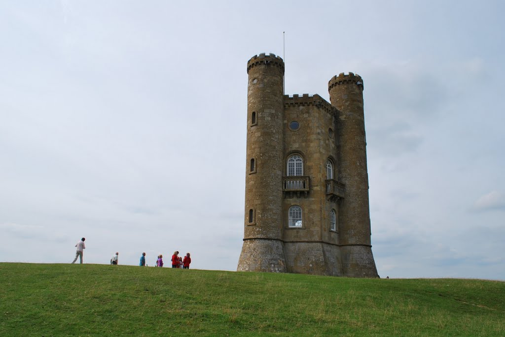 Broadway Tower, Cotswolds, UK by horibo