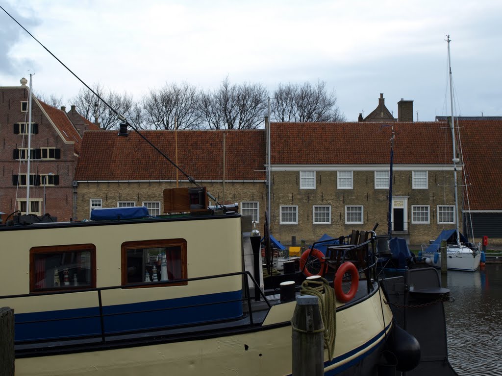 Het Zuiderzeemuseum. by Hans R. van der Woud…