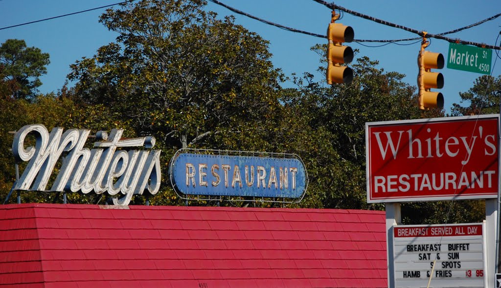 Whitey's Restaurant by Donald Pardue