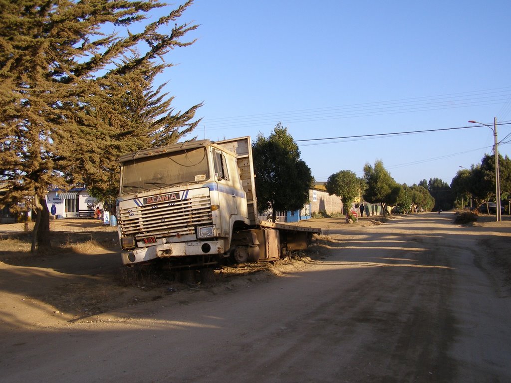 Old Scania truck in Pichilemu, near the YWAM base by MartijnAgterhuis