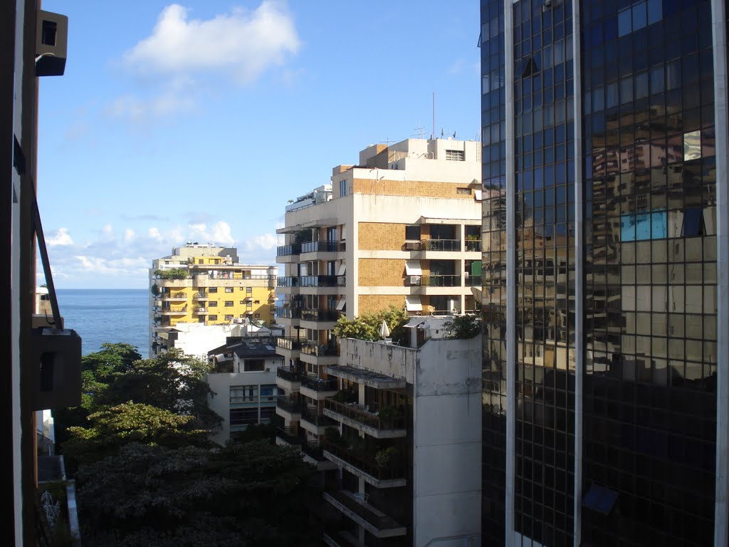 Atlantic from mar ipanema by mmatesic