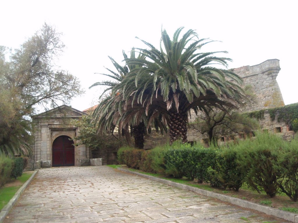 Forte de São João Baptista by Eladio Cortizo