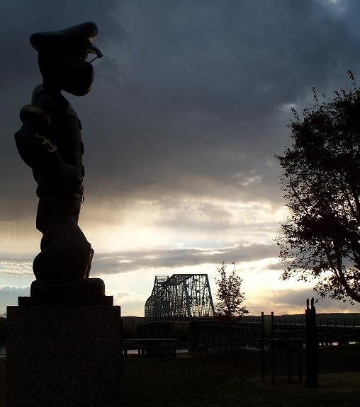 Popeye at the Chester Bridge by DaWaRa