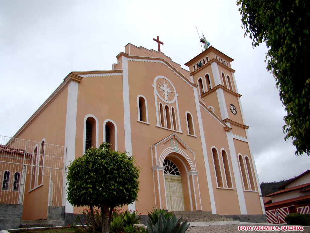 Caraí (MG) Matriz de S. José by Vicente A. Queiroz