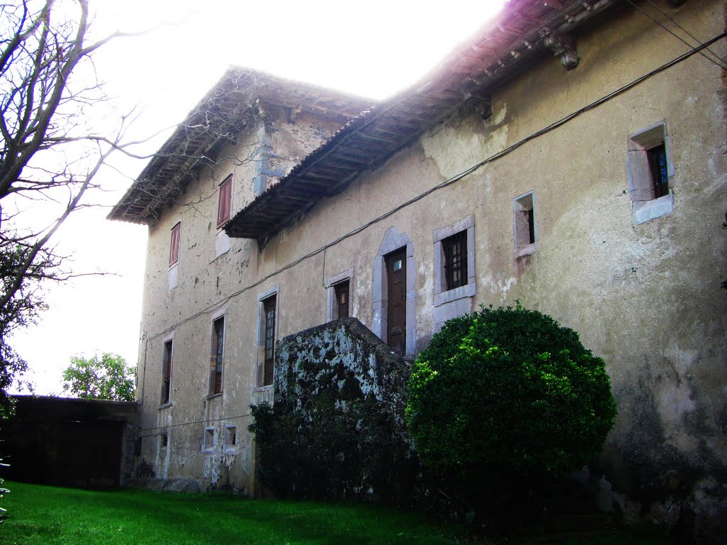 Casona- Palacio de los Pola en Luanco by Raitana