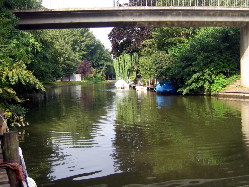 De Giessen onder de voetbrug by Kor Nederveen