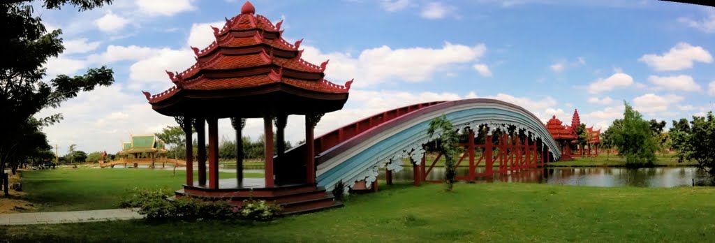 Bridges at Muang Boran - Ancient City by Rob van Gelder