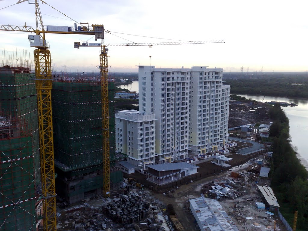 Riverside Residences construction site by Vũ Hà Duy