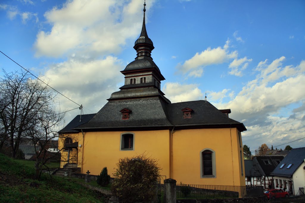 Kirche in Urbar by oller rainer