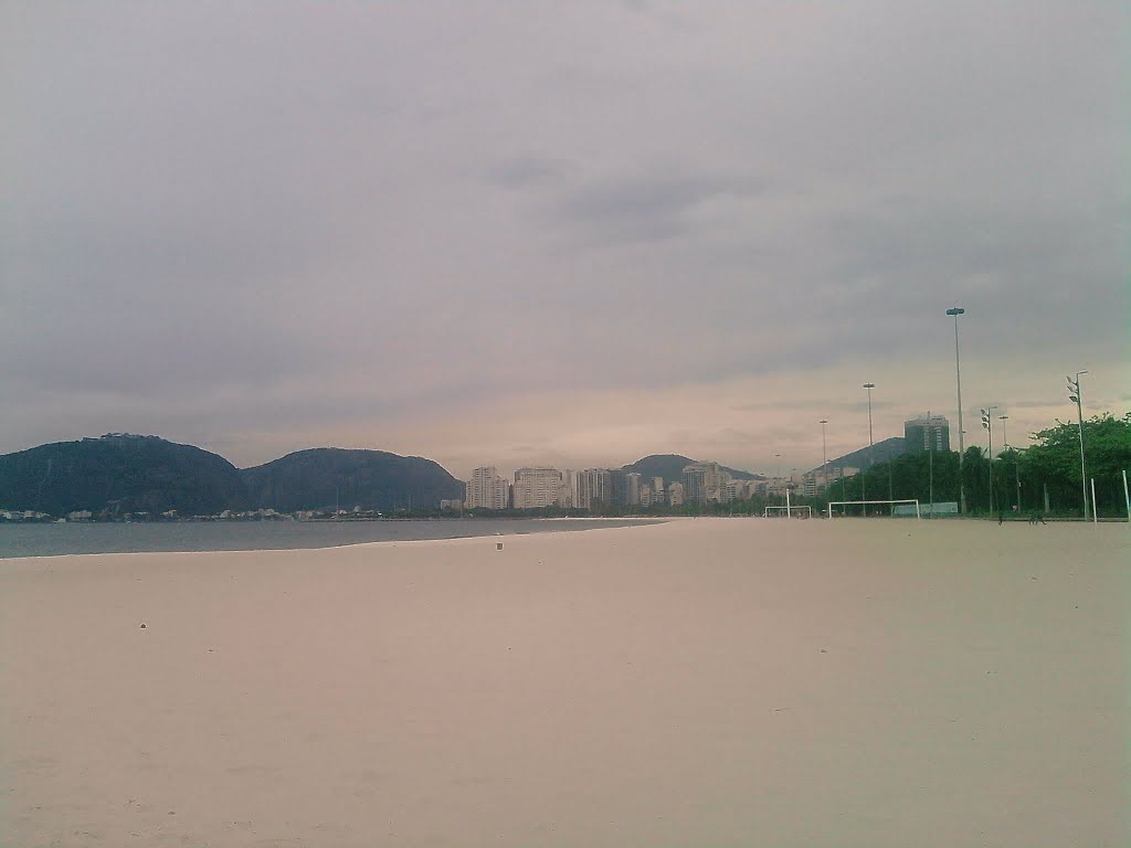 Praia do aterro do Flamengo-Rio by Elton Souza