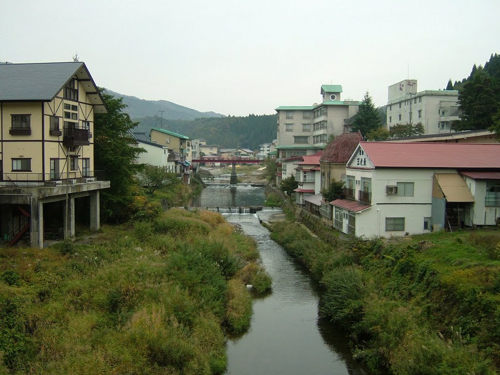 赤倉温泉街／山形県最上町 by AreIgaToの唄