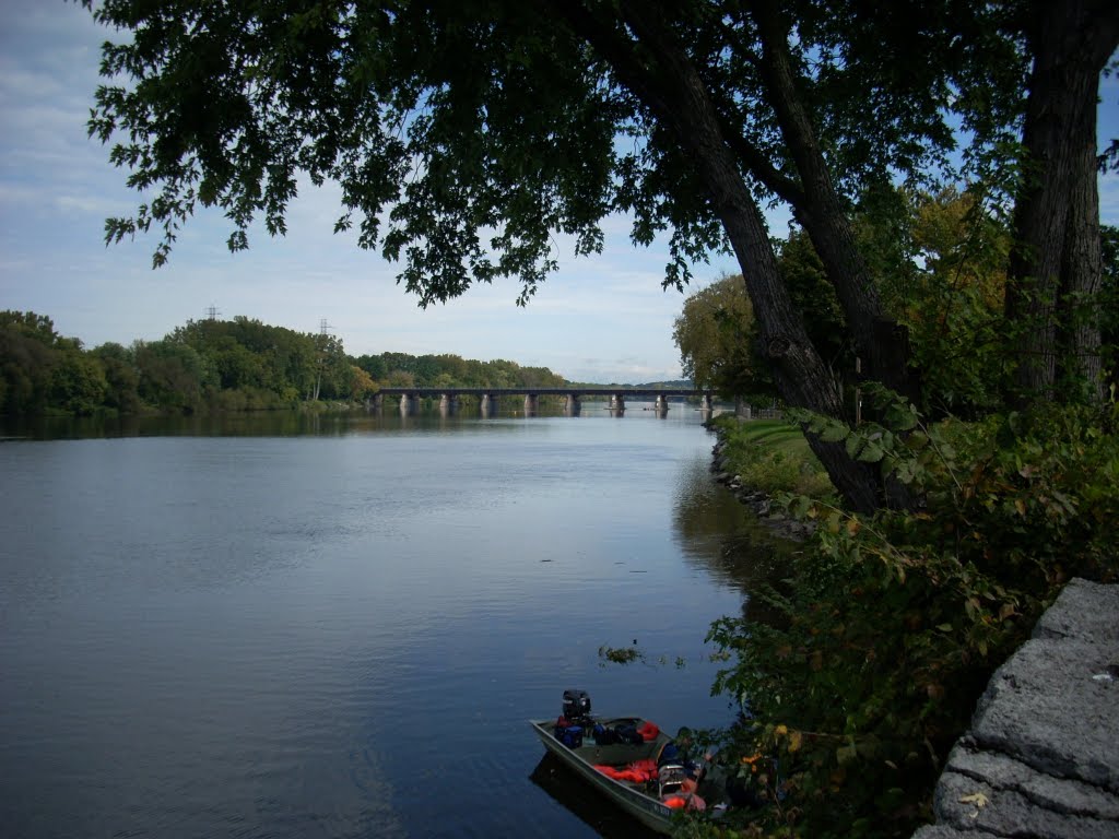 Mohawk near Schenectady, NY by Skilplein