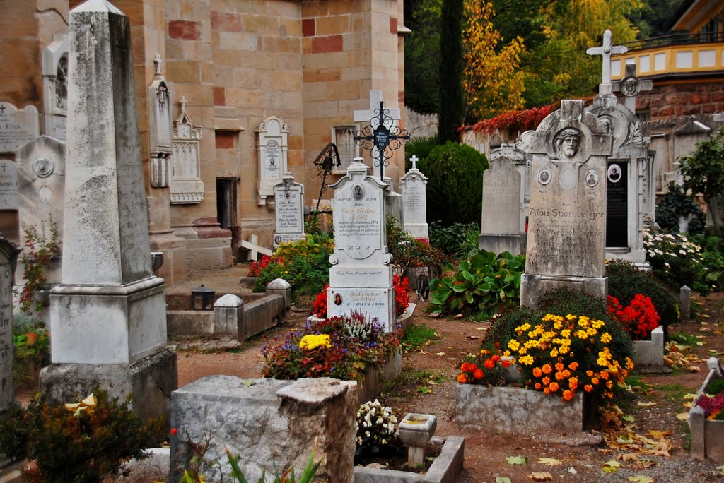 Cimitero storico a Gries (Bolzano) by lucabellincioni