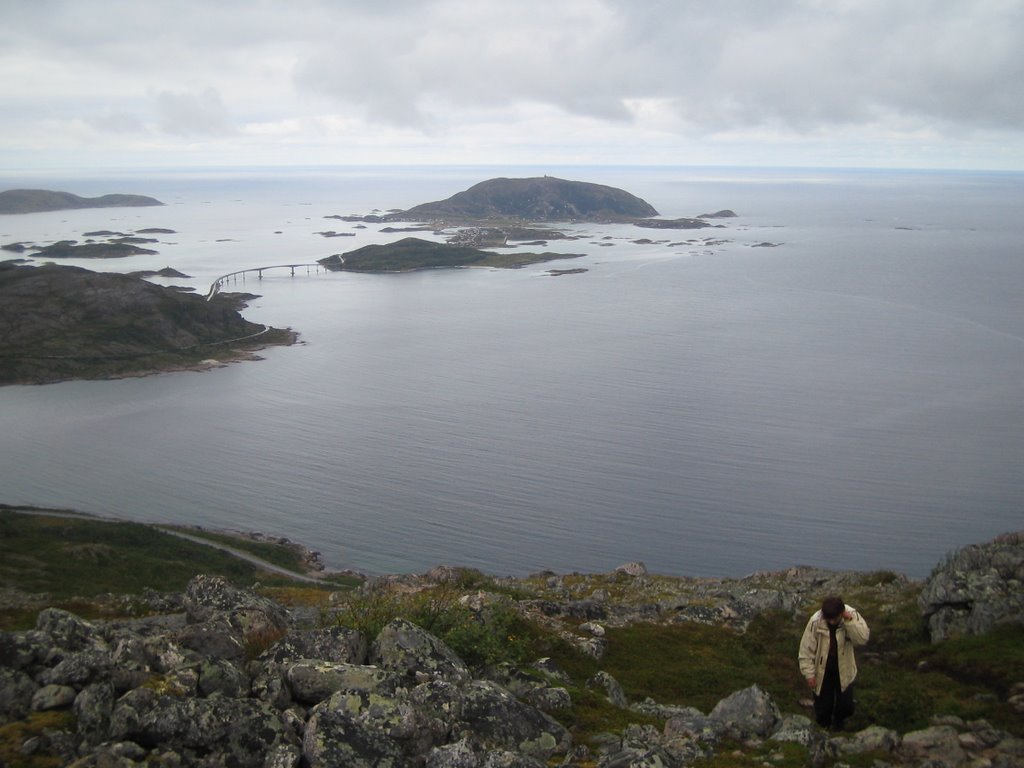 Sommarøy, Hillesøy and the sea by Hans Sandsdalen