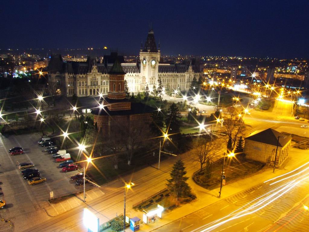 Casa Dosoftei, biserica Sfantul Nicolae Domnesc si Palatul Culturii by din_mers