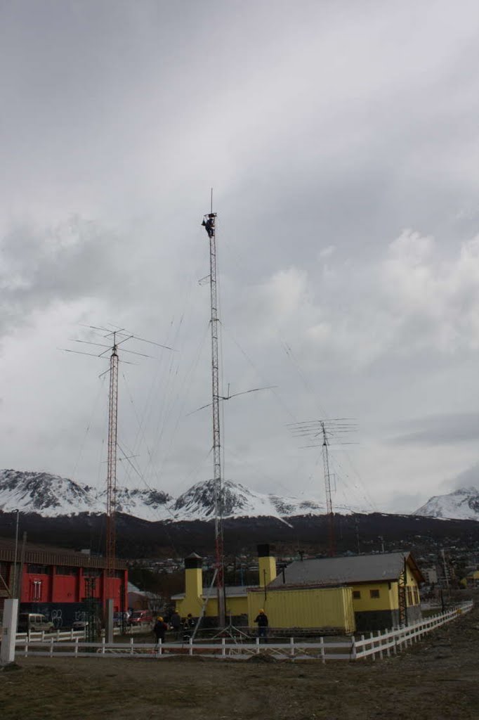 Radio Club Ushuaia by Raul Bernardello