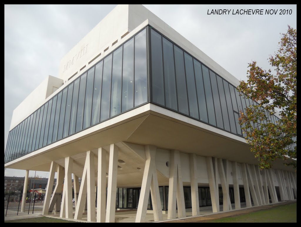 Vaisseau Spatiale Médiathèque de Rouen ( Simone de Beauvoir ) by Landry Lachèvre