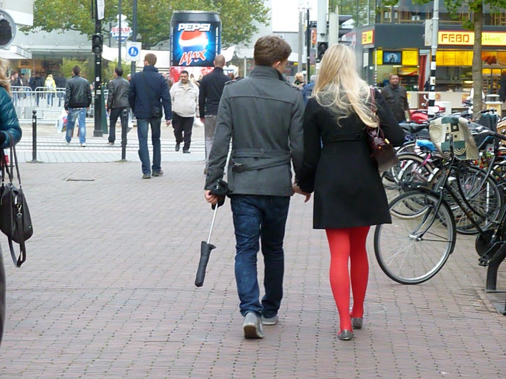 Red tights in Rotterdam by Wolfgang Markl