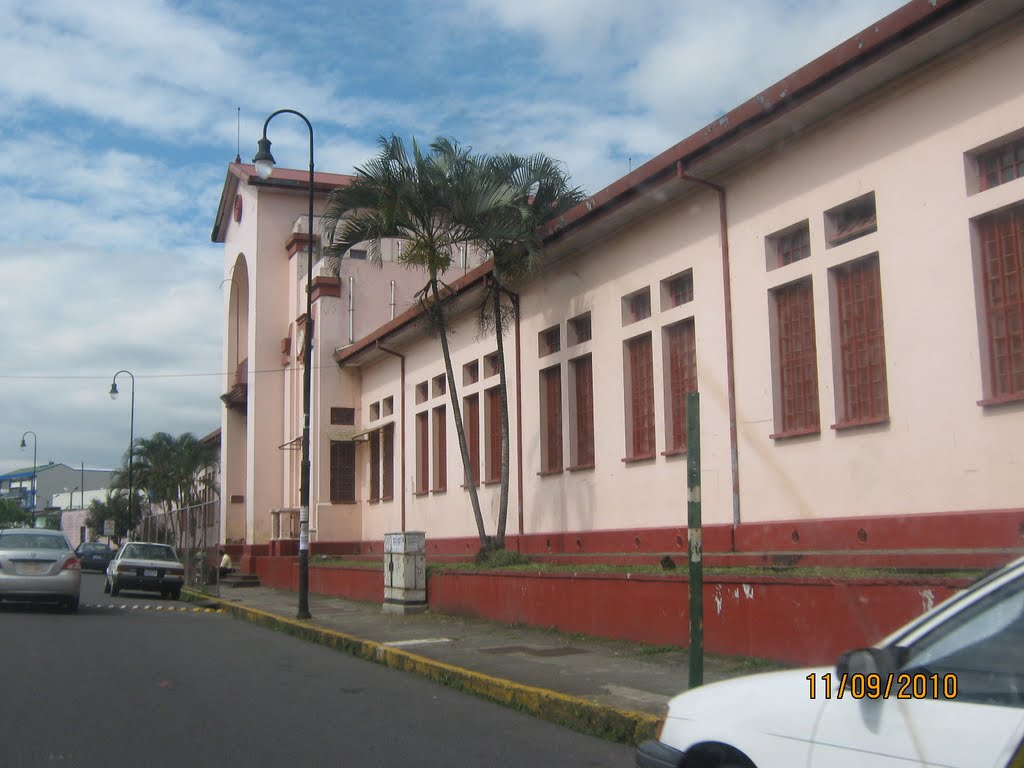 Escuela Republica de Chile, Barrio Lujan by ALFARO1976