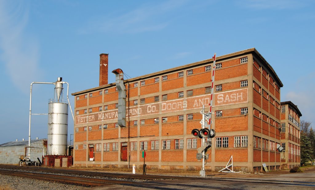 Vetter Manufacturing Co., Doors And Sash, Stevens Point by farmbrough