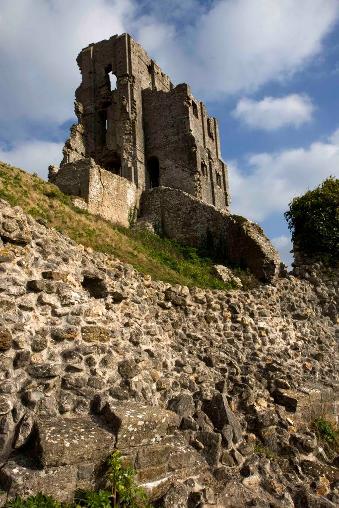 Corfe Casle by tonee1