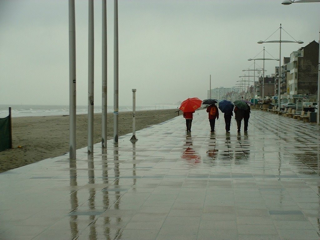 Malo les Bains, jour de pluie. by Christian Rau