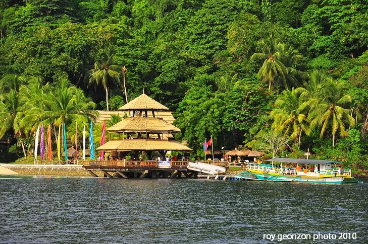 Pearl Farm Beach resort, samal, Philippines by Roy Geonzon