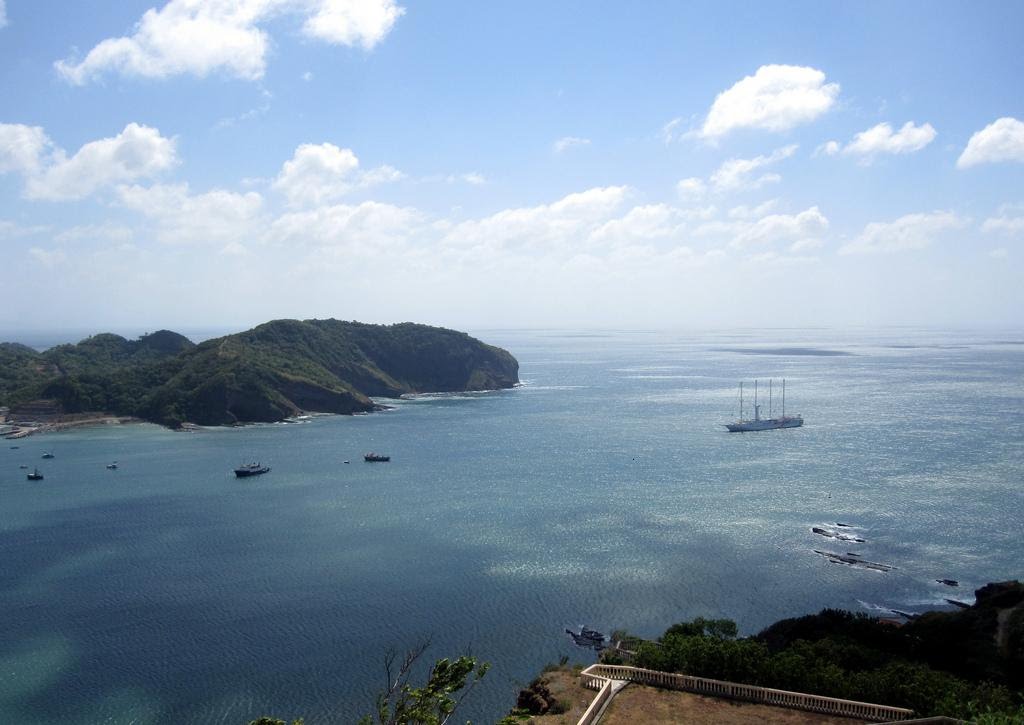 Bahia de San Juan Del Sur by Milton Urbina