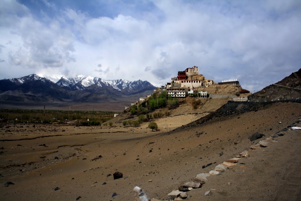 Thiksey Monastery, Ladakh, Jammu & Kashmir, India http://just-vagabond.blogspot.com by JustVagabond