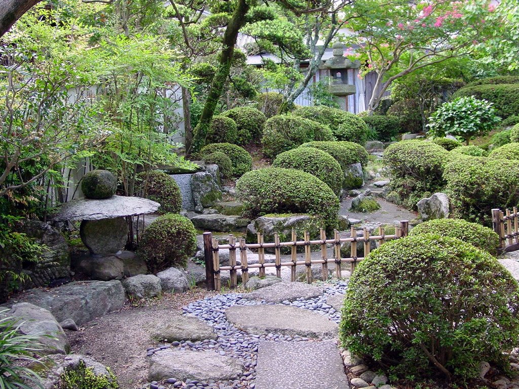 Japanese Garden In Dazaifu Shrine by ayusann