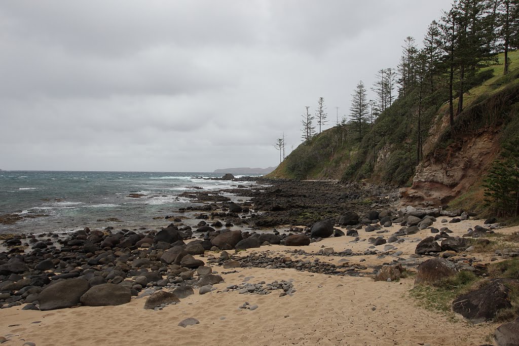 Creswell Bay looking at Phillip Island by TheDoc-AUS