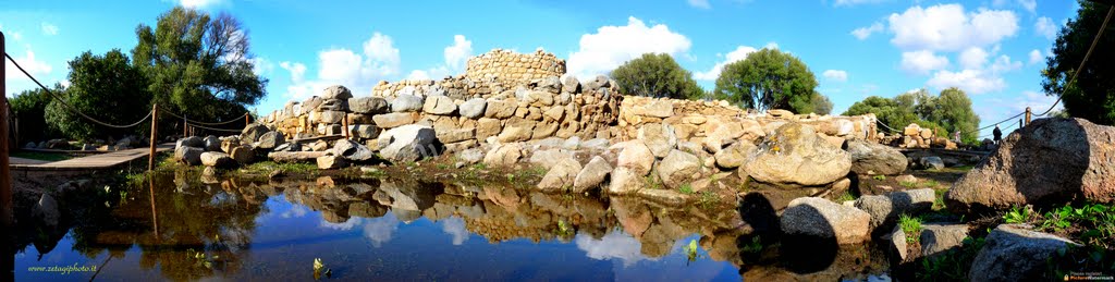 Nuraghe ''La Prisgiona '' riflesso nell'acqua by giobultei