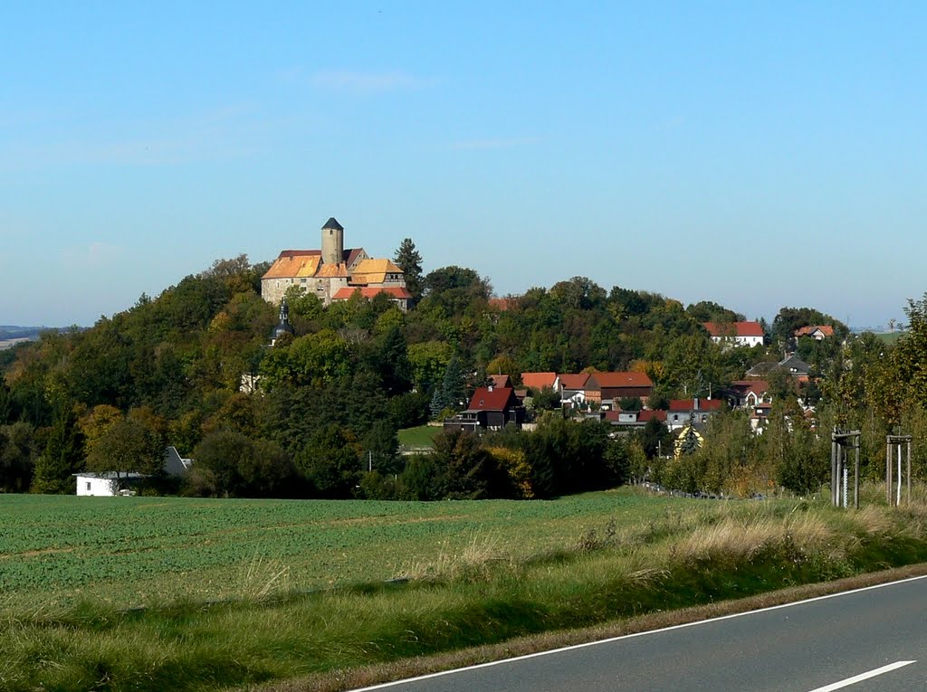 Lichtentanne OT Schönfels - Die Burg Schönfels auf 441m über NN by Thomas Eichler