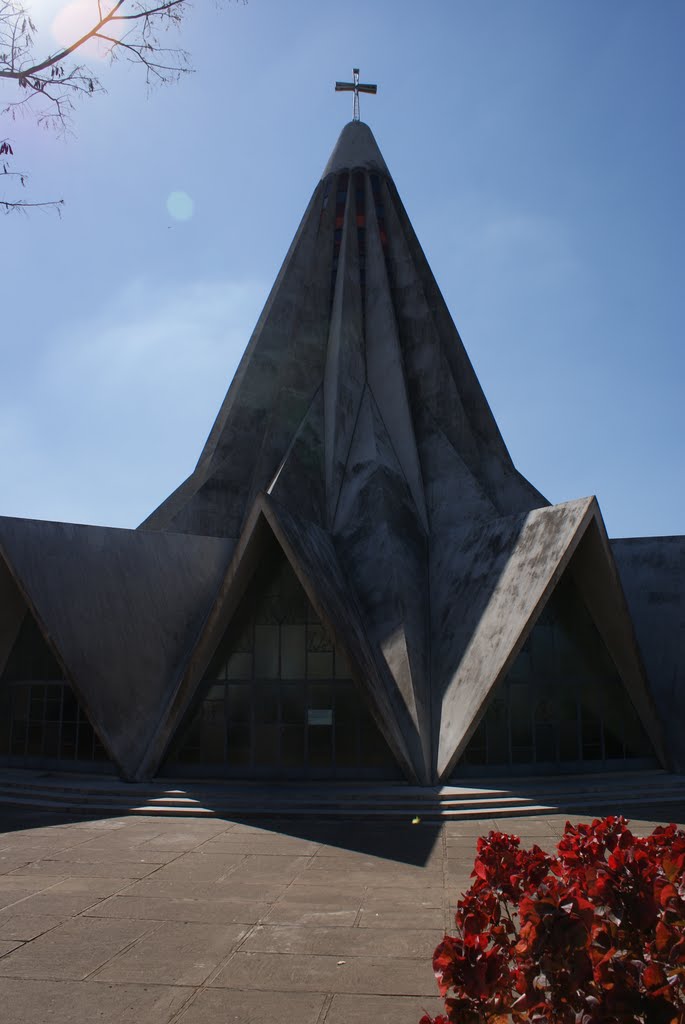 Aug 2010, Igreja de Santo António da Polana, Maputo, Mozambique by José Luis Silva (Set…