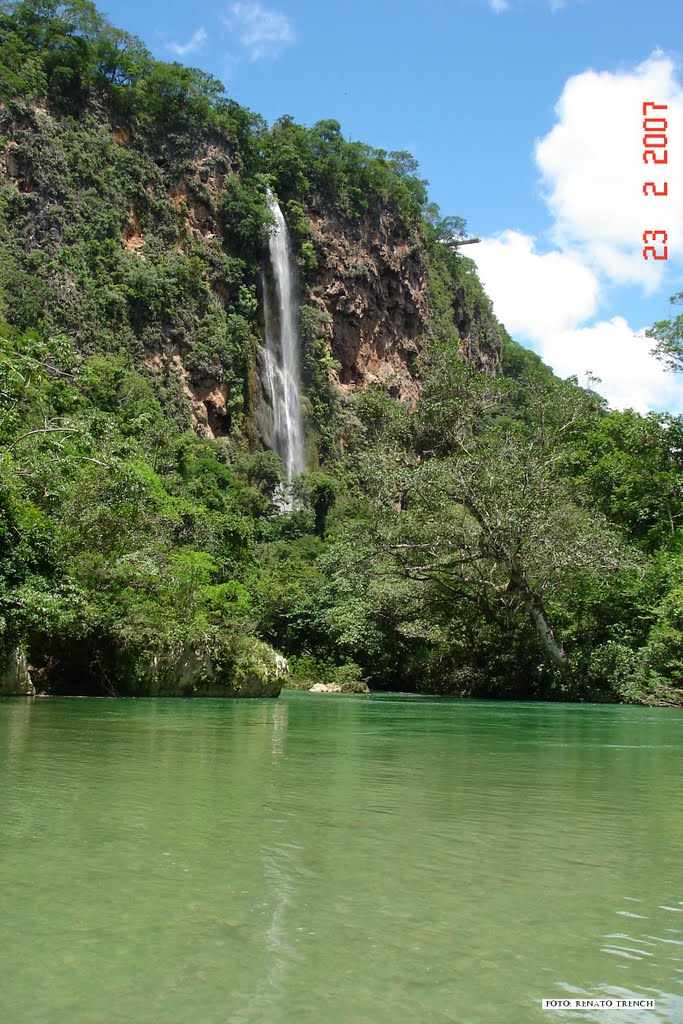 Cachoeira da Boca da Onça by Renato Trench