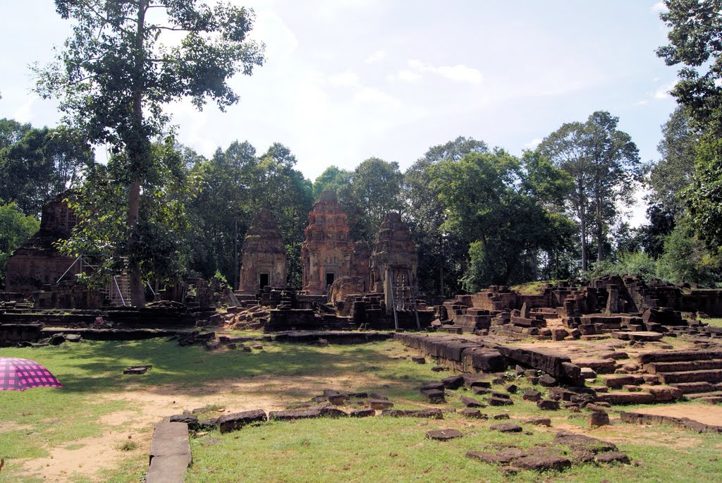 Preah Ko 4 by Innes Griggs