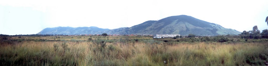 Vista panorâmica do Vulcão da Serra do Mendanha by Santinoni