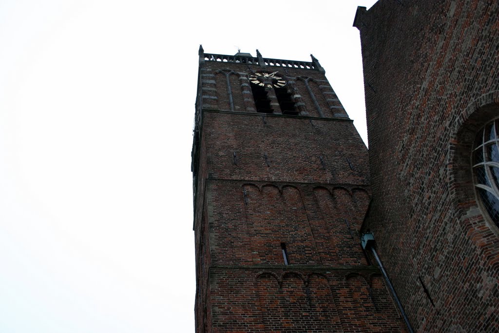 Grote kerk Vianen by Johannes van Hemert