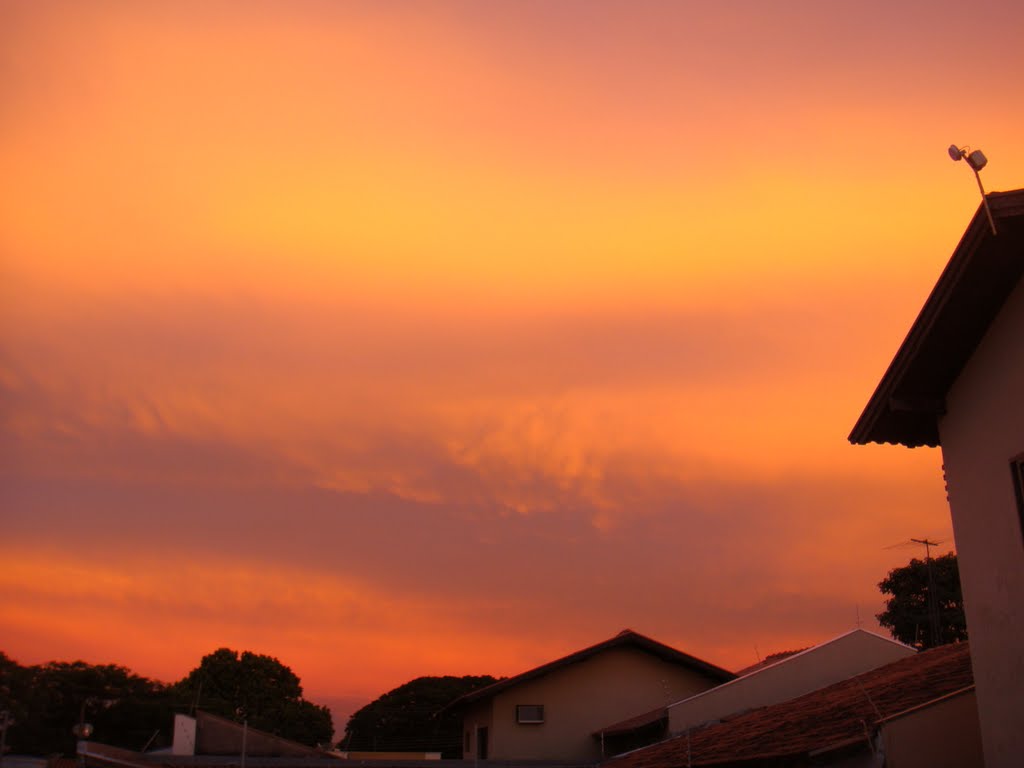 Entardecer - Dourados - Mato Grosso do Sul - Brasil by Paulo Yuji Takarada