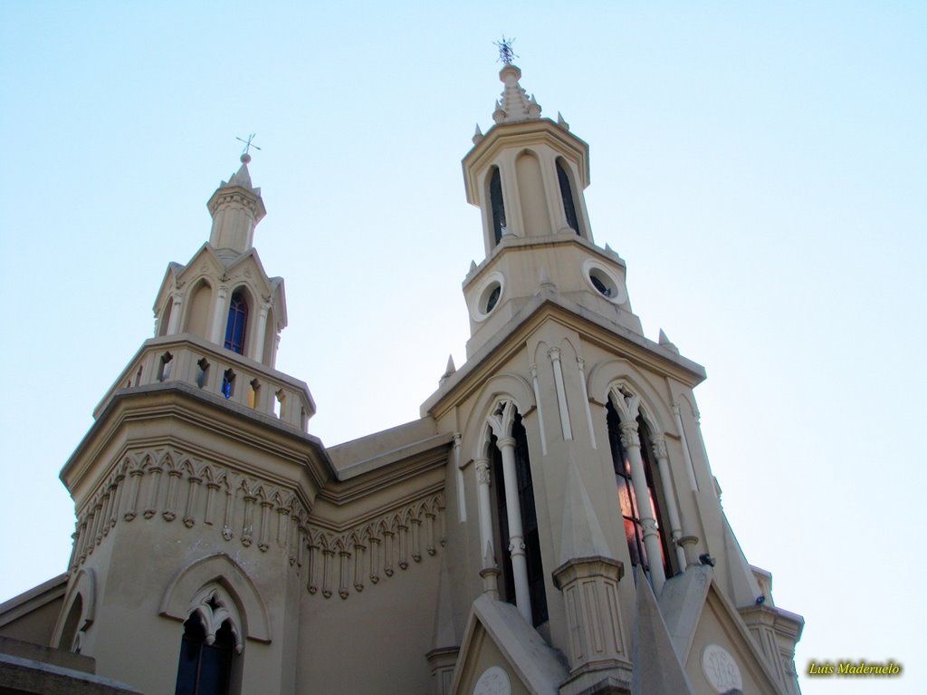 Capilla del Colegio Santa Catalina by Luis Maderuelo