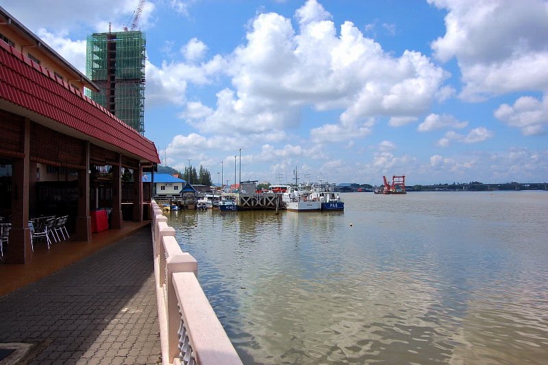 Kuala Trengganu Jetty by ng boon kee