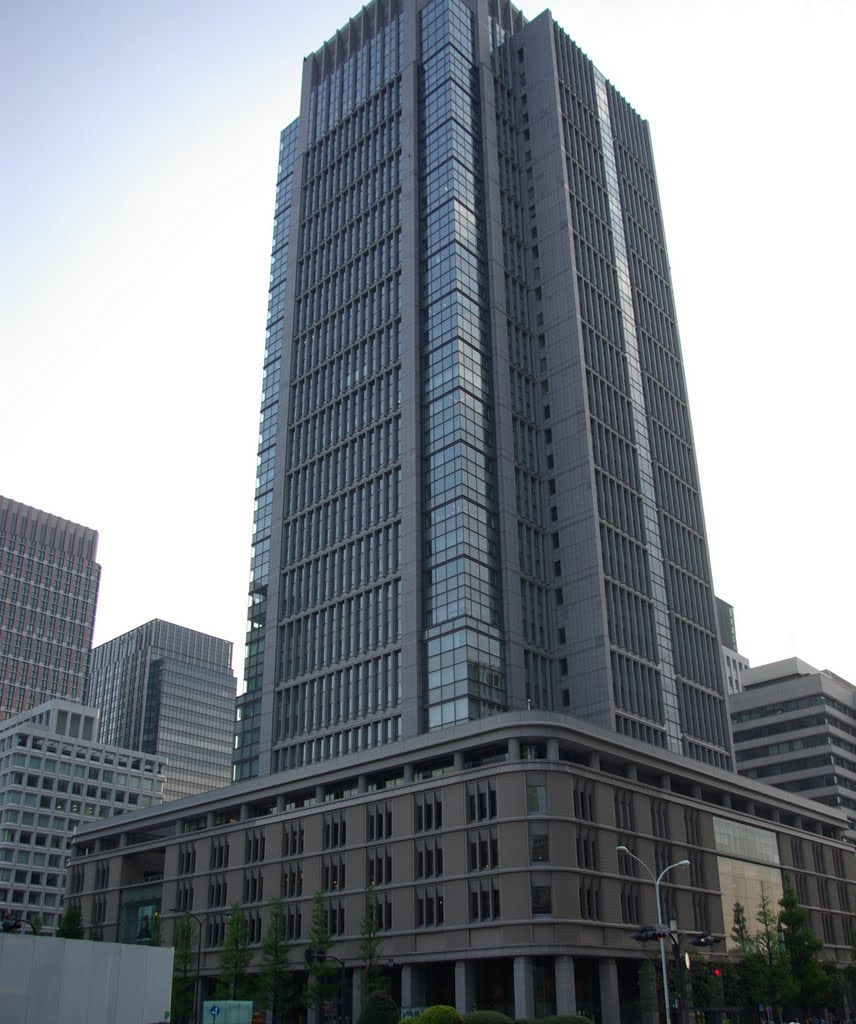 Marunouchi Building/丸の内ビルディング by LittleGray