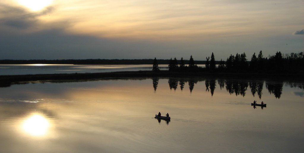 Astotin Lake by deabrua