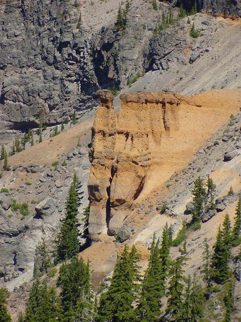 Pumice Castle at Crater Lake by VKeith