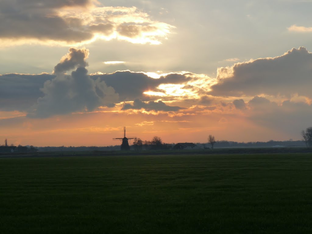 Zonsondergang Kollum by Engelien Haverkate