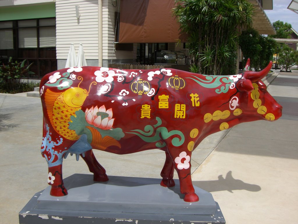 Chinese dragon cow at Outlet Village Pakchong Thailand by chezandy